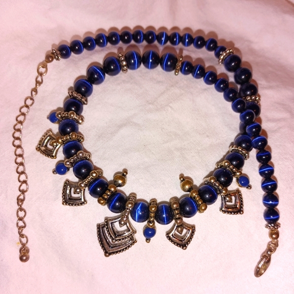 Avon blue cat's eye and silvertone beaded necklace - Picture 4 of 8